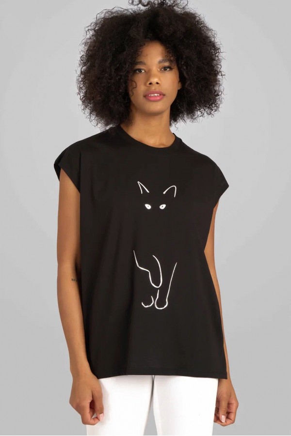 Siyah kedi baskılı japone kol kadın tişört
